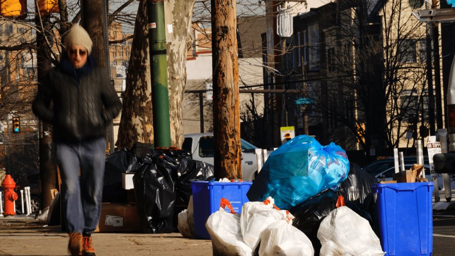 EEUU: Basura se acumula en las calles ante casos de ómicron