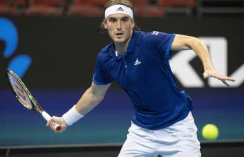 Tsitsipas asegura que Djokovic hace pasar por idiotas a la mayoría de tenistas