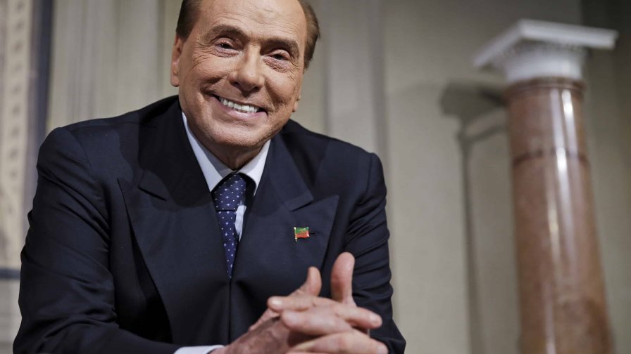 Derecha italiana elige a Berlusconi como candidato a la presidencia de la República Derecha italiana elige a Berlusconi como candidato a la presidencia de la República