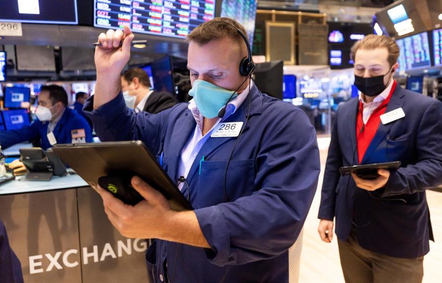 Wall Street abre mixto y el Dow Jones baja un 0.84%