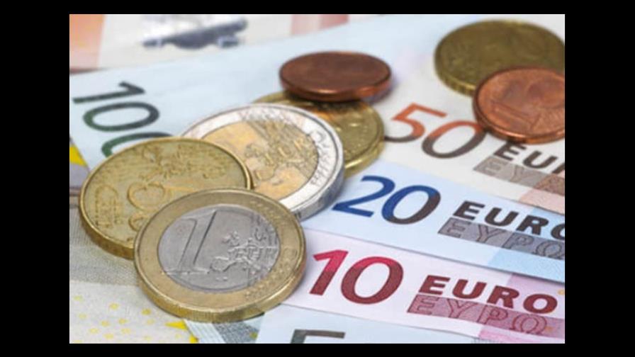 El euro cae tras las cifras de ventas minoristas de EEUU