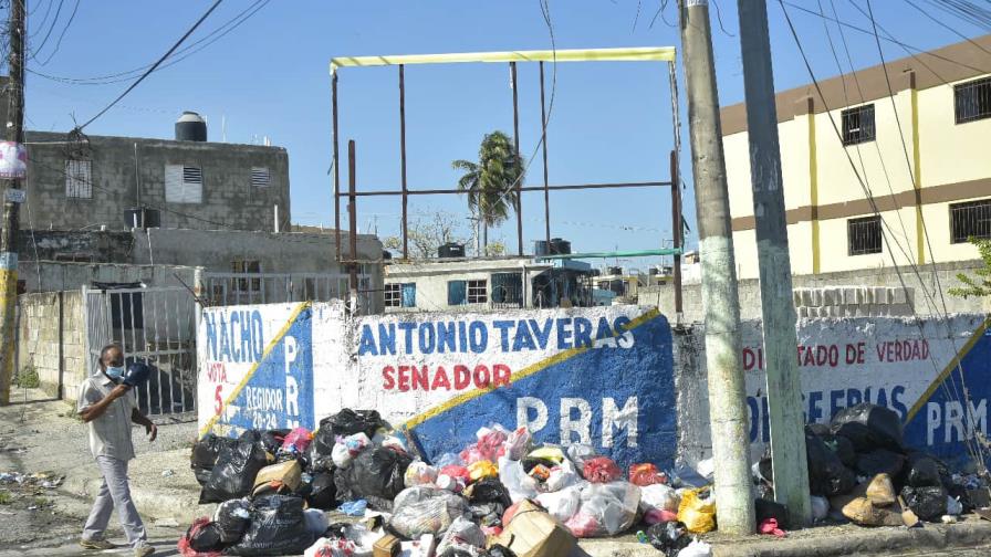 Alcaldía de Santo Domingo Este aun lucha con los desperdicios generados en Año Nuevo