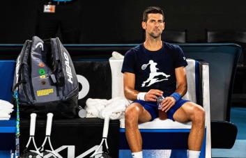 Serbios ven a Djokovic jugar un partido contra Australia fuera de la cancha