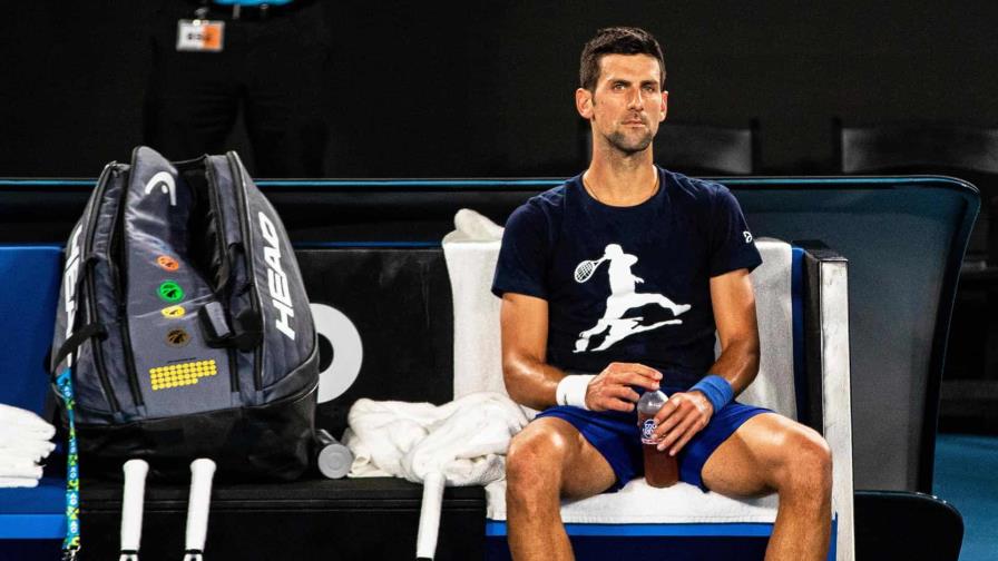 Serbios ven a Djokovic jugar un partido contra Australia fuera de la cancha