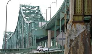EE.UU. invierte 27,000 millones para reparar 15,000 puentes