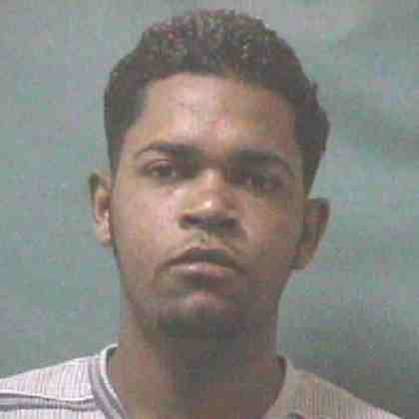 Es solicitado por el Juzgado De La Instrucción del distrito judicial de Elías Piña mediante la orden de arresto 01308-2009 de fecha 27/11/2009 por el hecho de presuntamente violar los artículos 265, 266, 296, 297, 298 y 304 sobre asociación de malhechores y homicidio del Código Penal en perjuicio de reyes Zabala Eugenio (a) Mellizo Mano Grande.