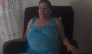 Enfermera invidente del Hospital Toribio Bencosme pide ayuda del Gobierno para operarse y recuperar la visión