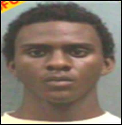 Es requerido por haber dado muerte mediante atraco perpetrado en el sector Bella Vista, Distrito Nacional, al vigilante de la compañía de seguridad privada Dominican Watchman National Pablo Vicente Inoa y heridas al compañero Gregorio Amador Pérez, en fecha 22-08-201.