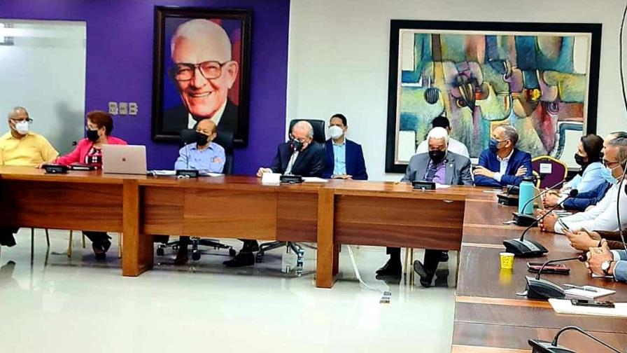 Danilo Medina exhorta a trabajar para consolidar el PLD como principal fuerza política Danilo Medina exhorta a trabajar para consolidar el PLD como principal fuerza política