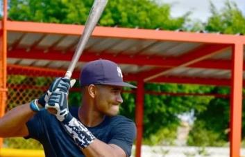 Los Yankees firman a Roderick Arias por US$4 millones