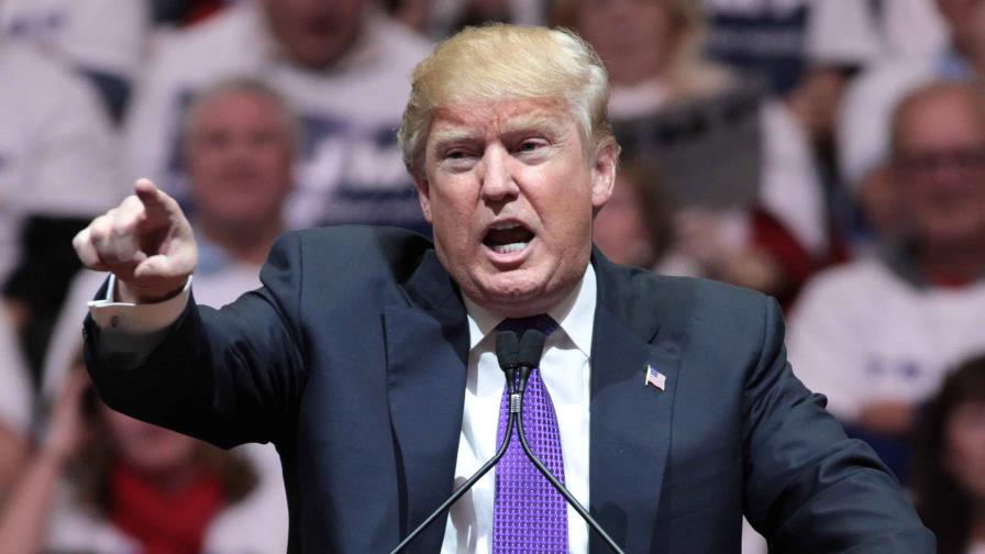 Trump arremete contra los políticos de Washington en un mitin