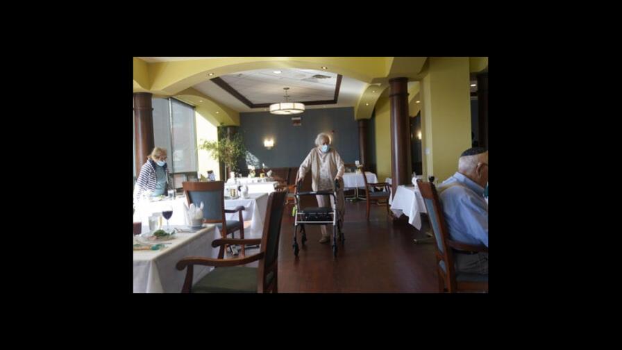 Casos de COVID suben en los hogares de ancianos de EEUU