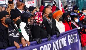 Cientos protestan en Washington por el voto junto a la familia de Luther King