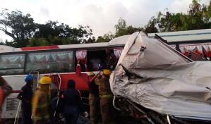 Un muerto y 15 heridos en choques de tres autobuses en Bávaro