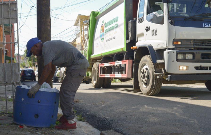Alcaldía SDE ejecuta operativo de recogida de basura en Circunscripción tres