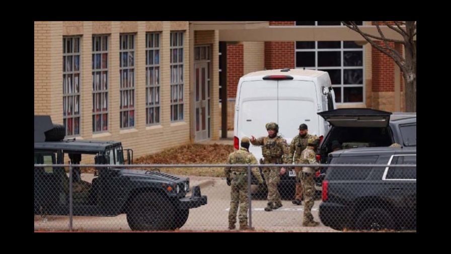 Rabino dice que aceleró fin de toma de rehenes en Texas arrojándole una silla al secuestrador