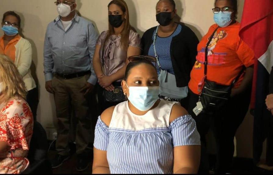Denuncian profesores no están impartiendo docencia virtual en Santiago