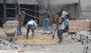 Constructores de viviendas dicen no se justifica aumento del precio del cemento