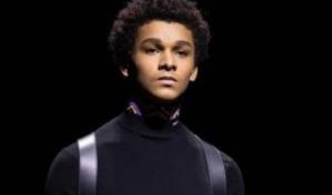 Actor de origen dominicano desfila en nueva colección masculina de Prada