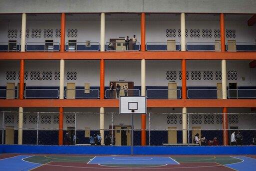 Venezuela vuelve a clases presenciales pese a repunte de COVID-19