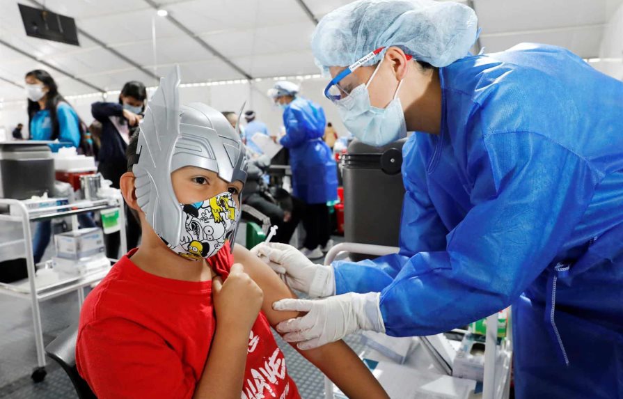 Brasil vacuna a niños contra COVID-19  y  en Ecuador regresan clases virtuales