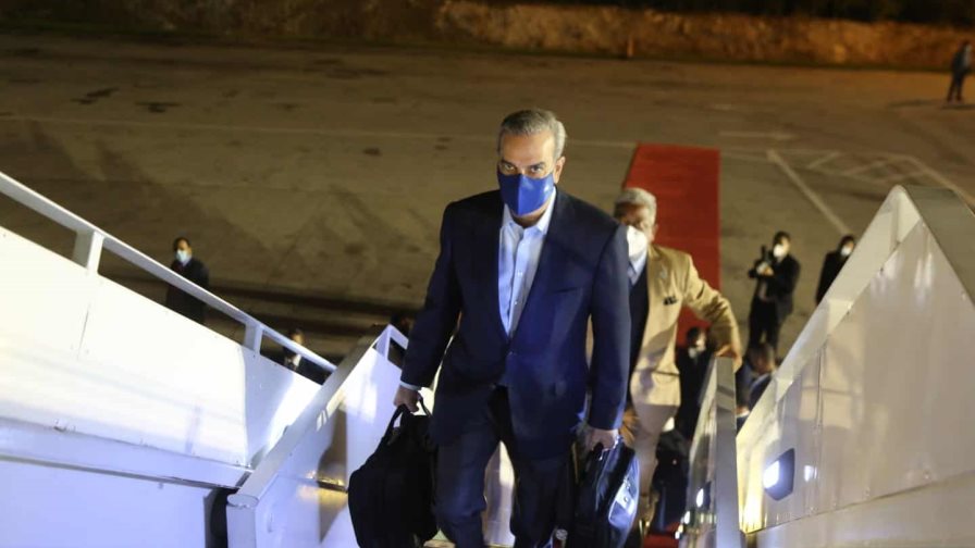 Abinader partió esta noche hacia Madrid, España, para participar en Fitur 2022