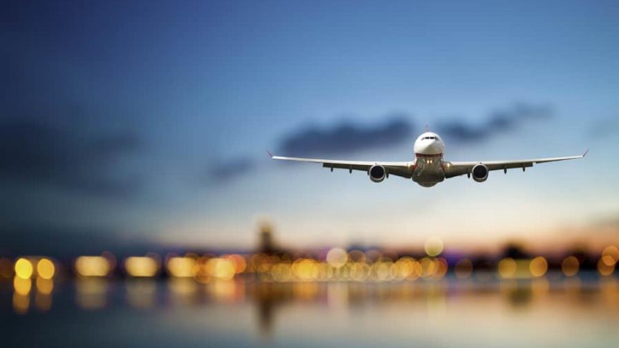 Aerolíneas de EEUU advierten de potencial caos si 5G no es limitada cerca de aeropuertos