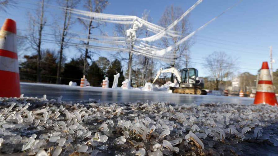 Miles sin electricidad y vuelos cancelados en EEUU por tormenta invernal Miles sin electricidad y vuelos cancelados en EEUU por tormenta invernal