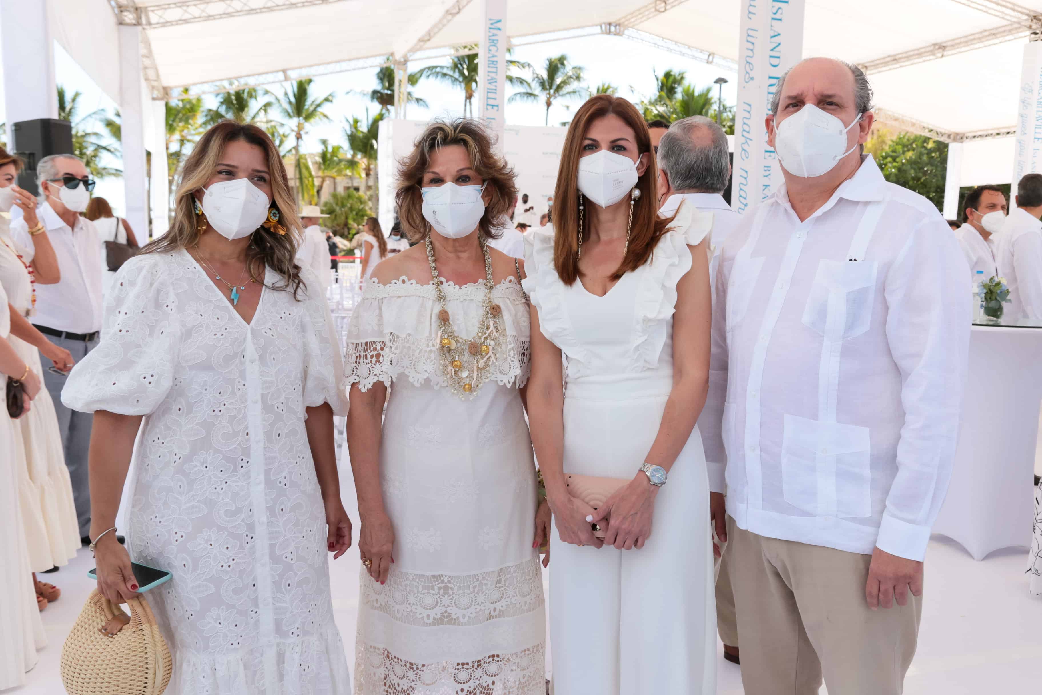 Rhina Feliz, Rhina de Feliz, Natalia Feliz y Carlos Ravelo.