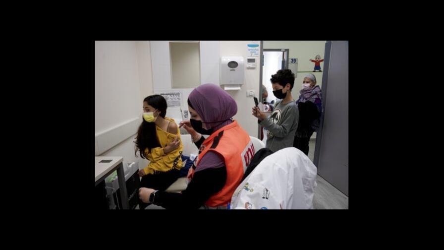 Cuarta vacuna tiene poco efecto contra ómicron dice estudio israelí