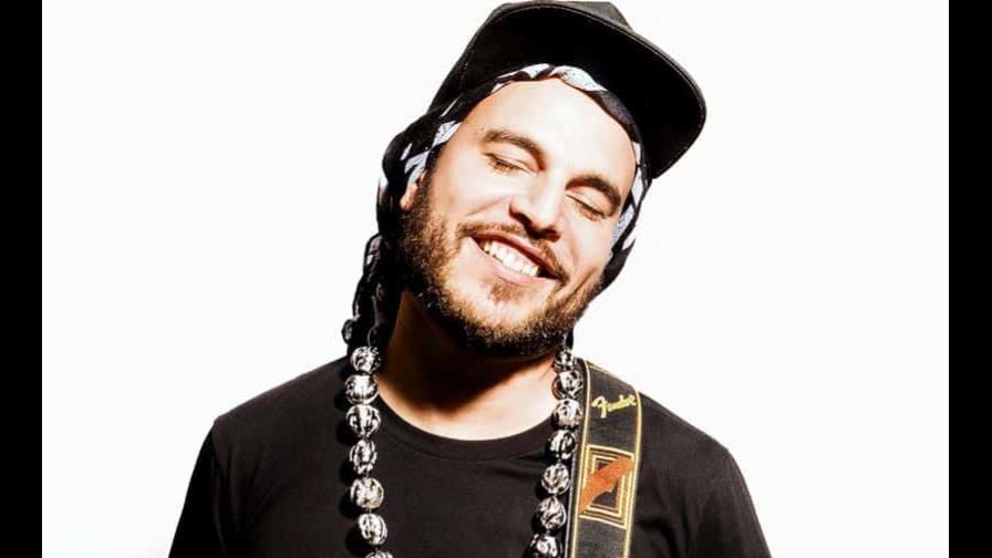 Riccie Oriach inicia el 2022 con gran concierto en Hard Rock Café y anuncia gira internacional Riccie Oriach inicia el 2022 con gran concierto en Hard Rock Café y anuncia gira internacional
