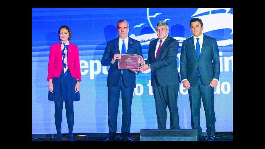 Gobierno destaca en Fitur recuperación de la economía y del turismo del país