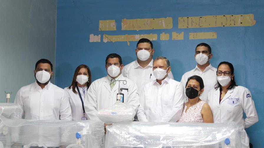 Fundación Refidomsa dona 4 incubadoras al hospital Presidente Estrella Ureña de Santiago Fundación Refidomsa dona 4 incubadoras al hospital Presidente Estrella Ureña de Santiago