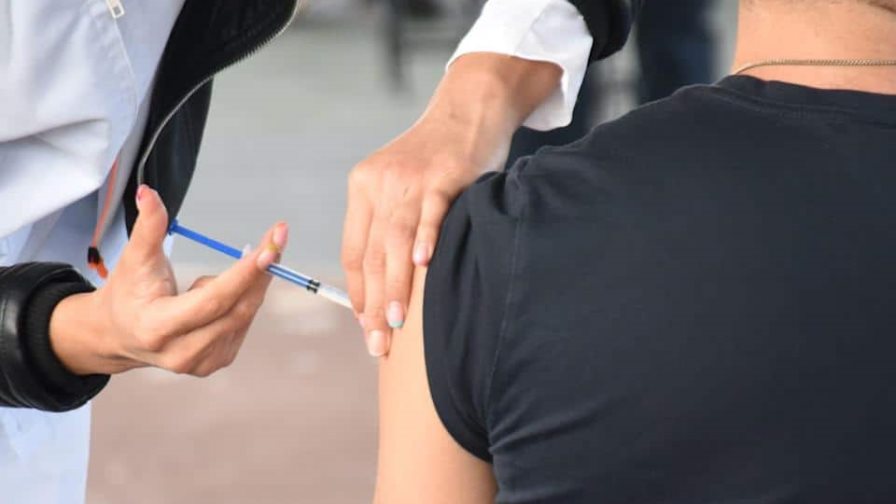 Moderna proyecta una vacuna conjunta de gripe y COVID-19 para finales de 2023