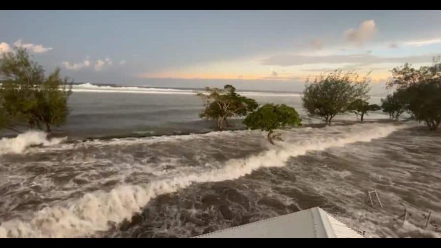 Tonga puede pasar semanas incomunicada hasta arreglar la conexión submarina