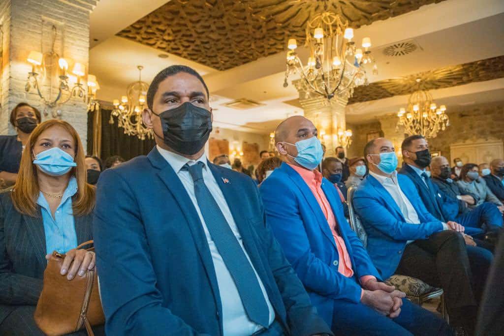 Los presentes en la reunión usaron protocolo para prevenir el COVID-19. Foto: Fuente externa