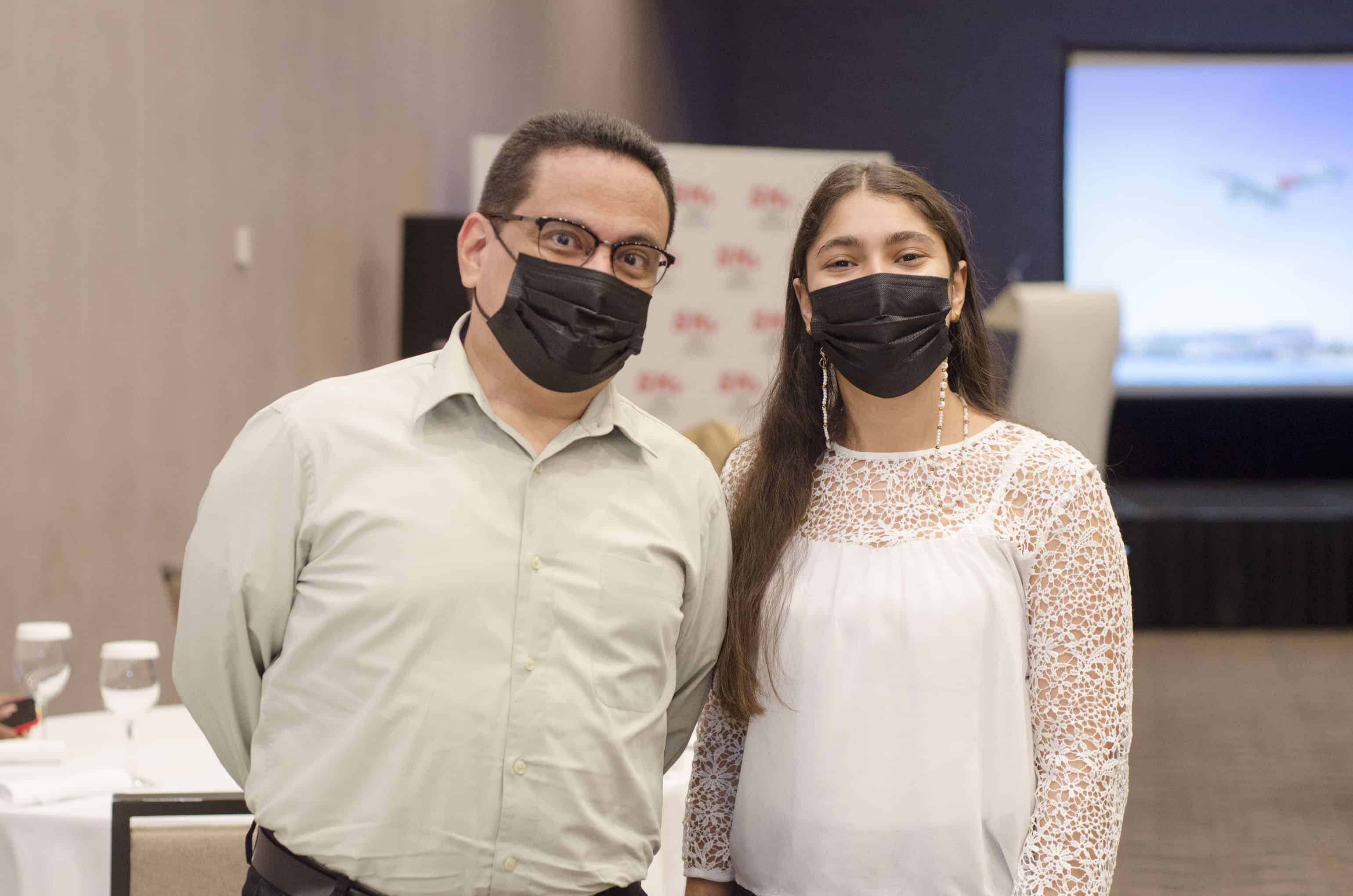 Ian Ruiz y Joana de Fernández 