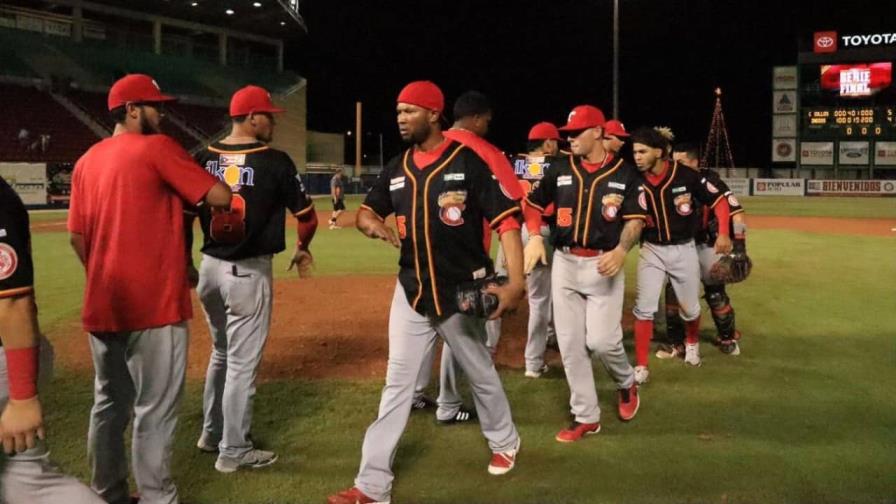 Criollos toman ventaja en la final béisbol en Puerto Rico