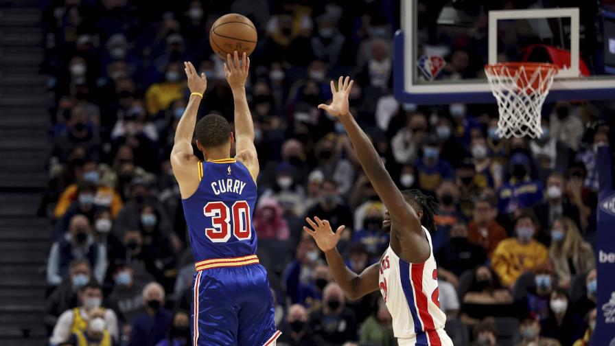 VÍDEO | Curry y Thompson lideran a los Warriors ante los Pistons VÍDEO | Curry y Thompson lideran a los Warriors ante los Pistons