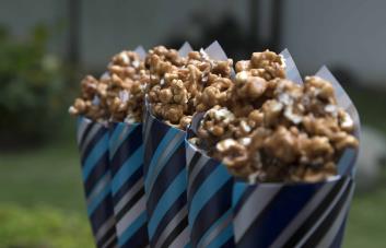 Celebra el Día Mundial de las Palomitas con estas cocalecas de caramelo