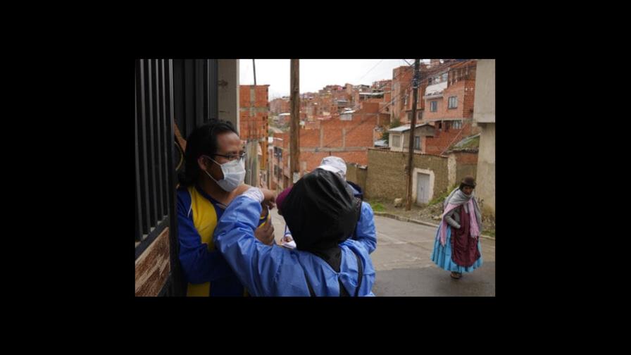 Bolivia suspende pedido del pase de vacunación contra COVID