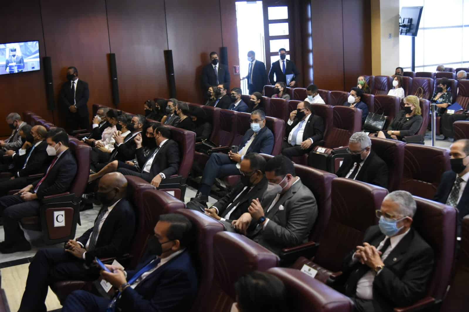 Parte de los asistentes a la audiencia en la Sala Augusta de la Suprema Corte de Justicia.