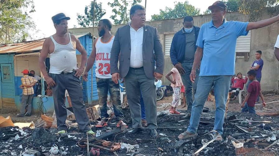 Fuego dejó cinco familias sin viviendas en La Victoria