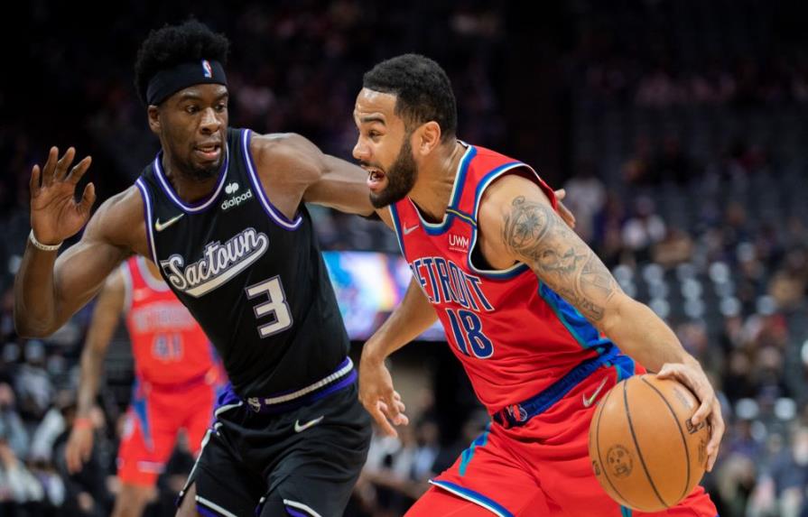 VÍDEO | Pistons vencen a Kings con una remontada tardía