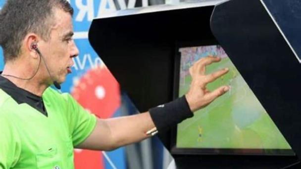 ¿Por qué quiere eliminar la Premier League el VAR?