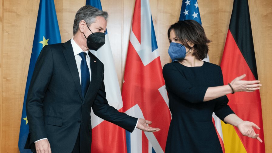 Biden lanza nueva advertencia a Rusia por posible invasión Biden lanza nueva advertencia a Rusia por posible invasión