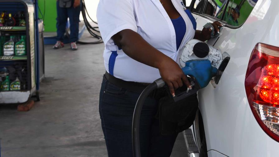 Aumentan entre RD$2.00 y RD$8.80 precios de los combustibles Aumentan entre RD$2.00 y RD$8.80 precios de los combustibles
