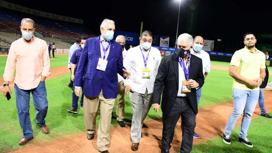 Luces del Estadio Quisqueya están a toda capacidad, fueron probadas este jueves Luces del Estadio Quisqueya están a toda capacidad, fueron probadas este jueves