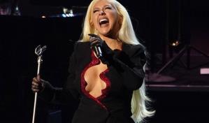 Christina Aguilera retoma español con toda "LA FUERZA"