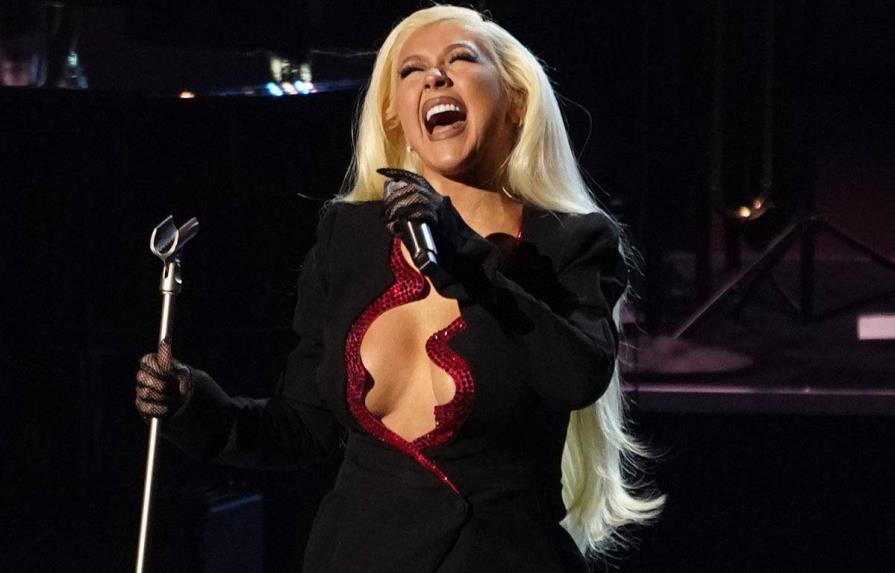 Christina Aguilera retoma español con toda “LA FUERZA”